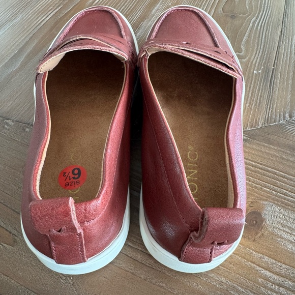 Vionic Women’s Red Uptown Leather Loafers sz 6.5 NWT - Picture 5 of 8